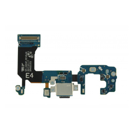 Deltaco USB-Laddningsstation för 4 Enheter, 3x USB-A, 1x USB-C PD, Snabbladdning, Totalt 40 W, Svart